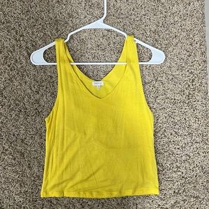 Cute yellow summer top!